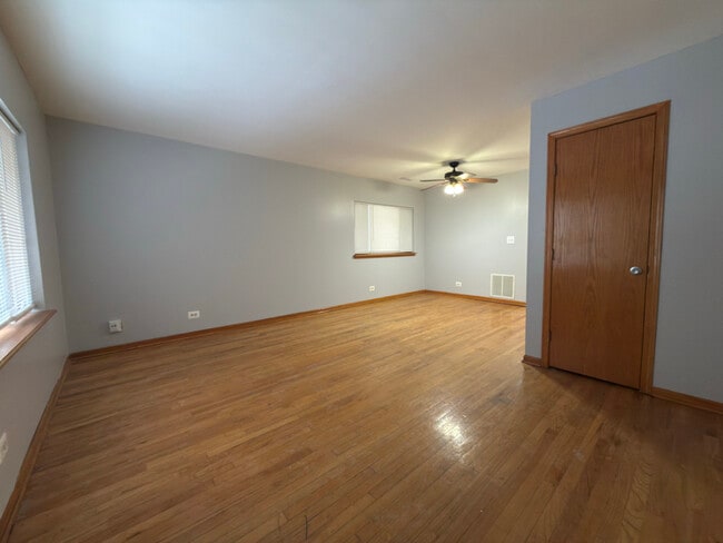 Photo - 6812 S East End Ave Apartment