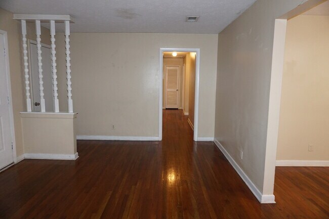 Building Photo - 5011 E Romilly Dr