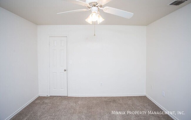 Foto del edificio - 906 N Belmont Ave