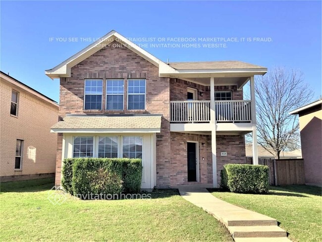 Building Photo - 717 Duke Dr