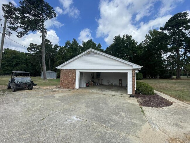 Building Photo - 7180 Mount Pleasant Road