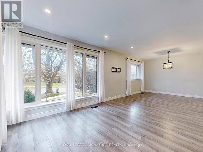 Building Photo - 10 Vesper Ct