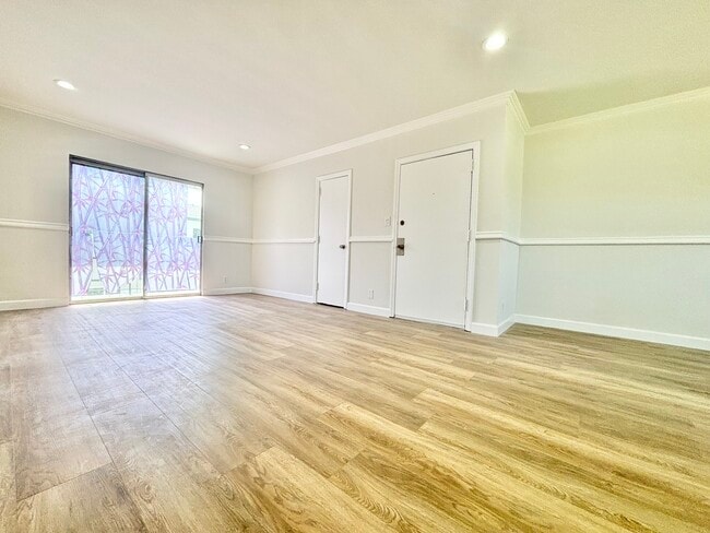 Foto del edificio - 6337 Whitsett Ave