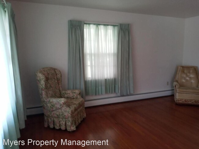 Foto del edificio - 3 br, 1.5 bath House - 239 Center Street
