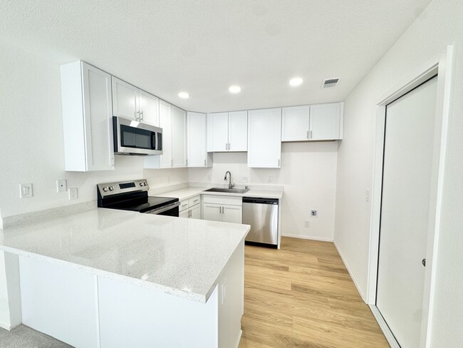 Foto del edificio - Newly remodeled 2-bedroom 1-bathroom condo...