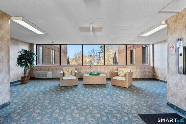 Foto del edificio - 1460 Elm St