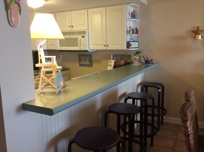 Building Photo - 4849 Saxon Dr