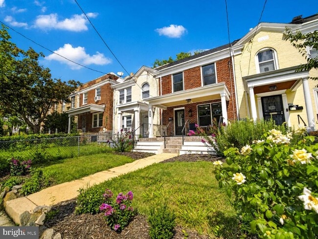 Building Photo - 4107 4th St NW