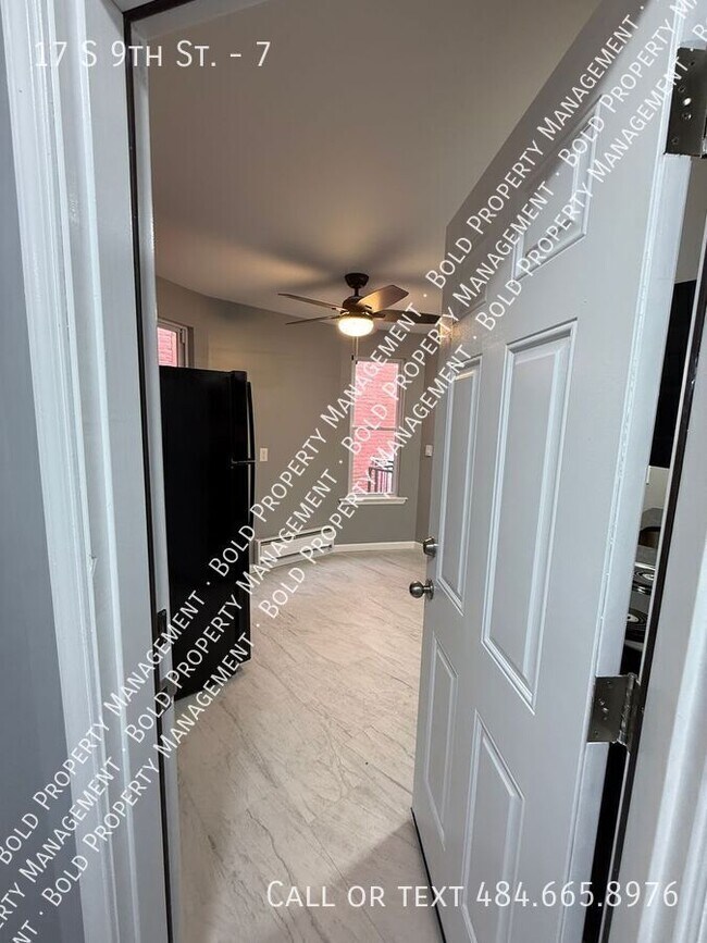 Foto del edificio - 17 S 9th St