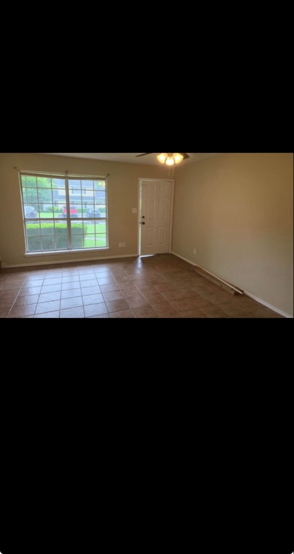 Building Photo - 3900 S Q St