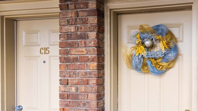 Foto del edificio - Hardy Manor Apartment Homes