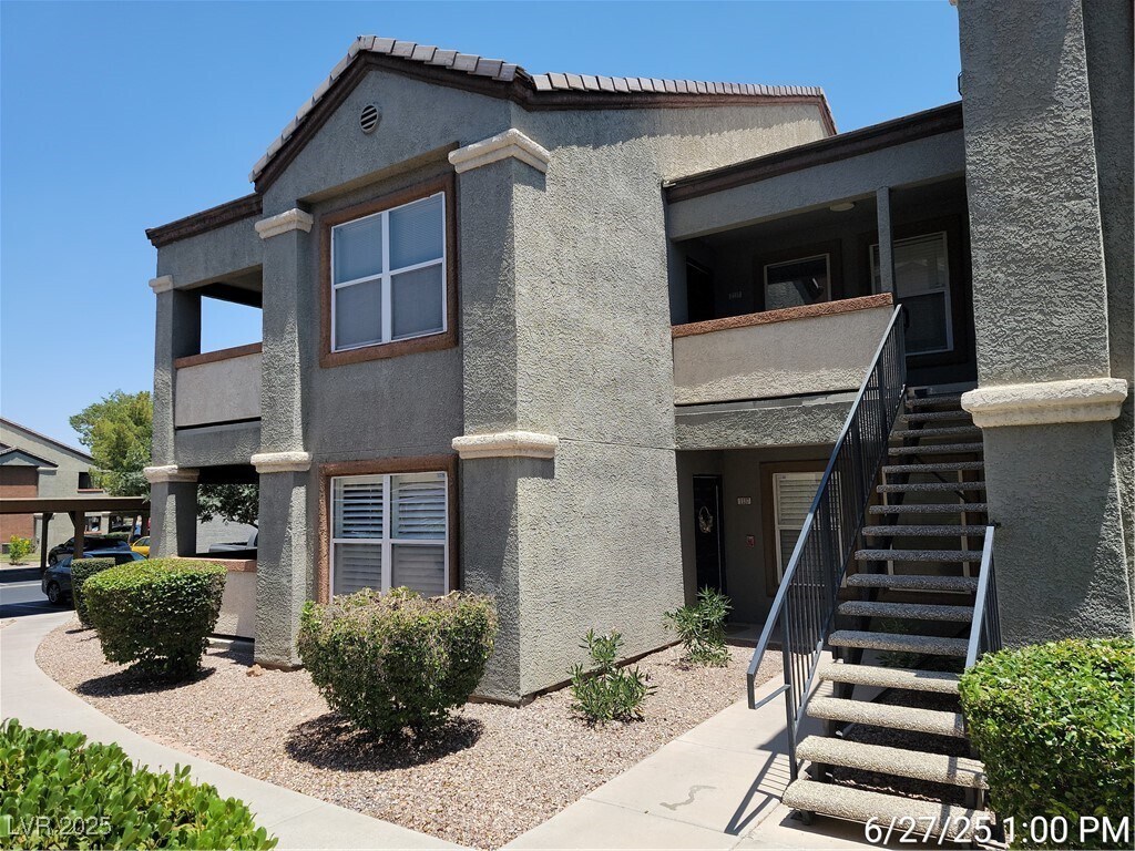 Foto principal - 555 E Silverado Ranch Blvd