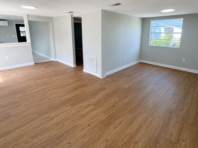 Foto del edificio - 837 Lafayette Ln