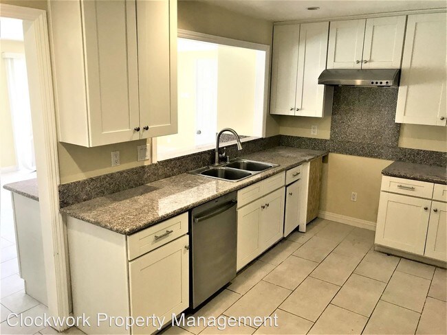 Foto del edificio - 4 br, 4 bath House - 23702 Decorah Rd