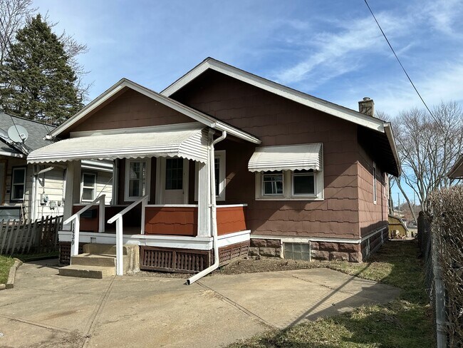 Foto del edificio - 1430 Gross Ave NE