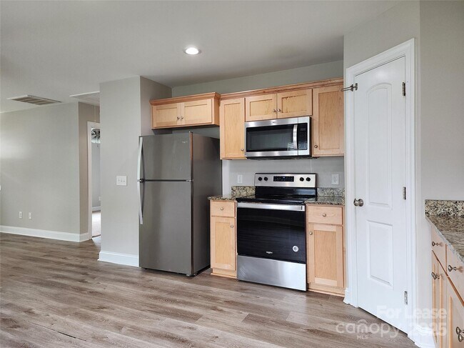Foto del edificio - 2119 Moose Rd