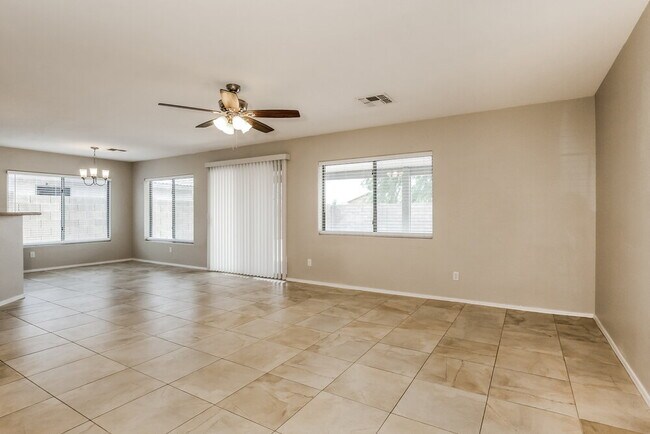 Foto del edificio - 2255 E Parkside Ln