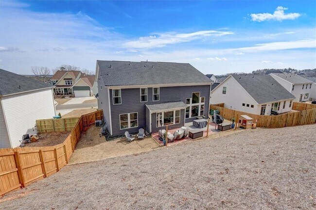 Building Photo - 170 Greenbrier Way