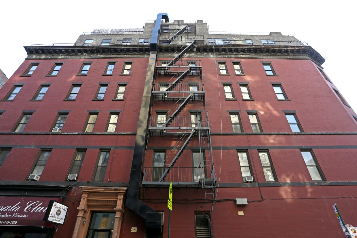 Building Photo - 2794 Broadway