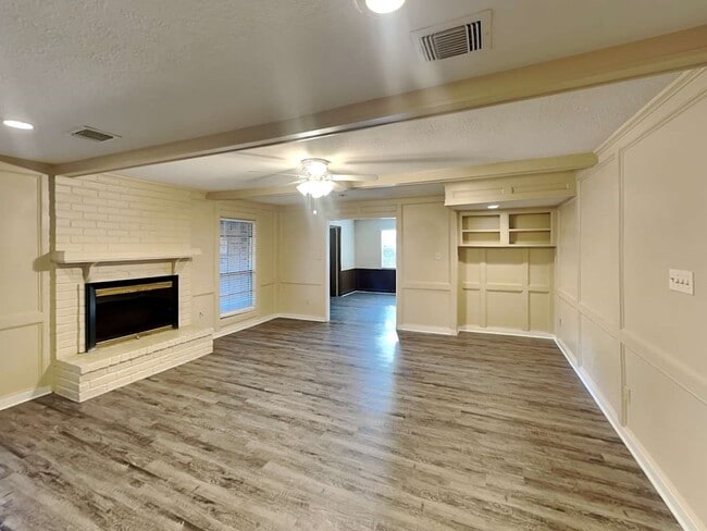 Building Photo - 5702 Kiowa Timbers Dr