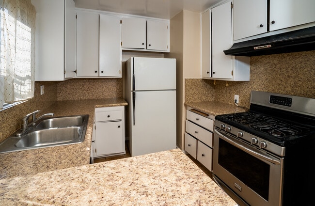 Kitchen - 2318 10th St