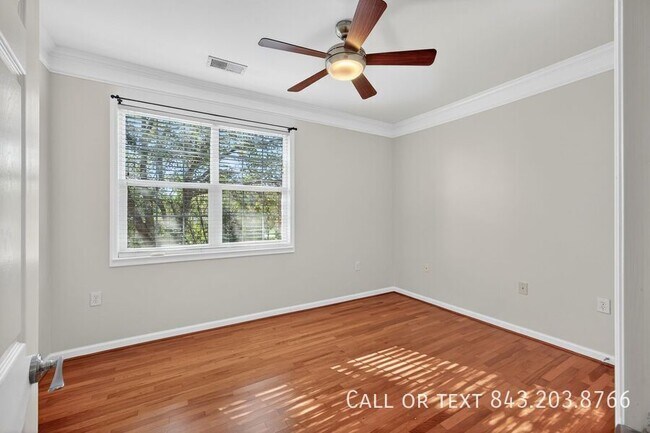 Foto del edificio - 1589 Cambridge Lakes Dr