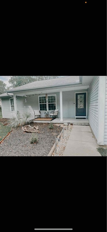 Foto del edificio - 2116 Tulip Rd