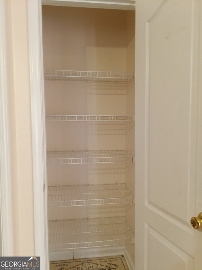 Foto del edificio - 3049 Fields Dr