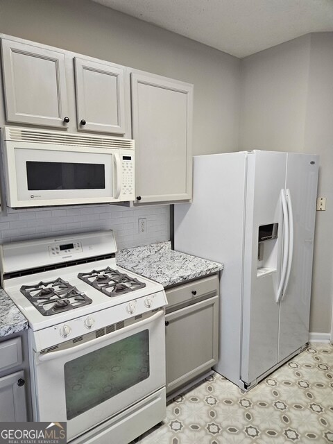 Foto del edificio - 6283 Shoreview Cir
