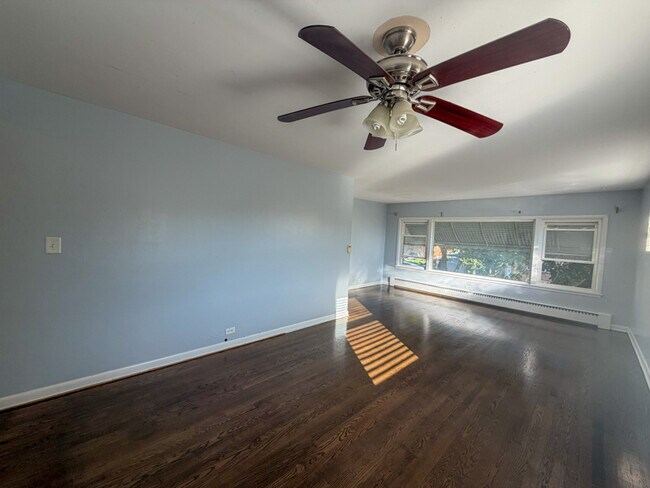 Foto del edificio - 6052 W Miami Ave