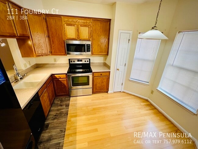 Building Photo - 2 Bedroom Townhouse in Coventry Yorktown