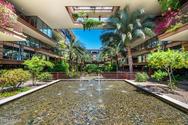 Building Photo - 7127 E Rancho Vista Dr