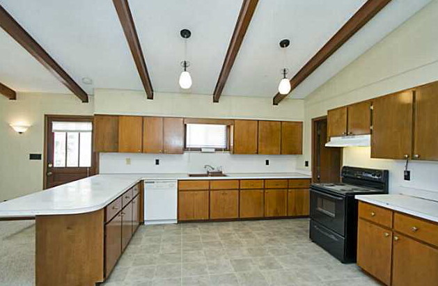 kitchen - 3905 Jackson Street