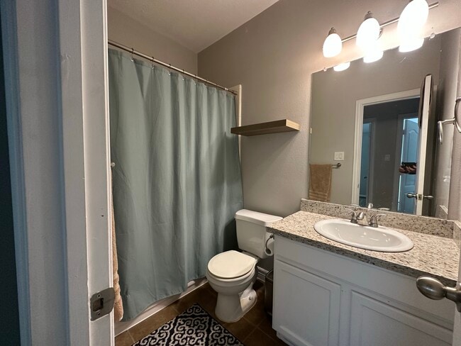 Building Photo - 419 Oak Chase Dr