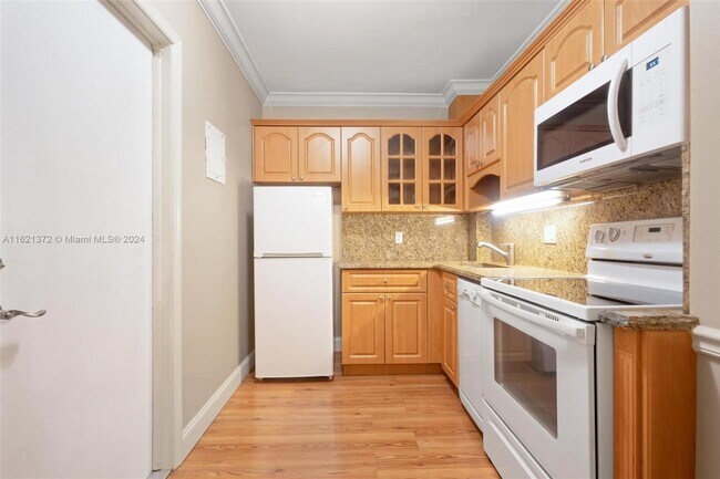 Foto del edificio - 2424 SE 17th St