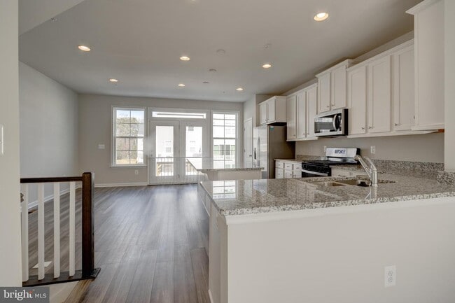 Building Photo - 1017 Flester Ln