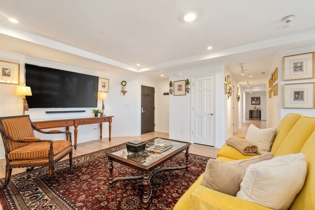 Foto del edificio - 5909 Luther Ln