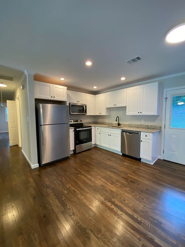 Building Photo - 255 Bailey St