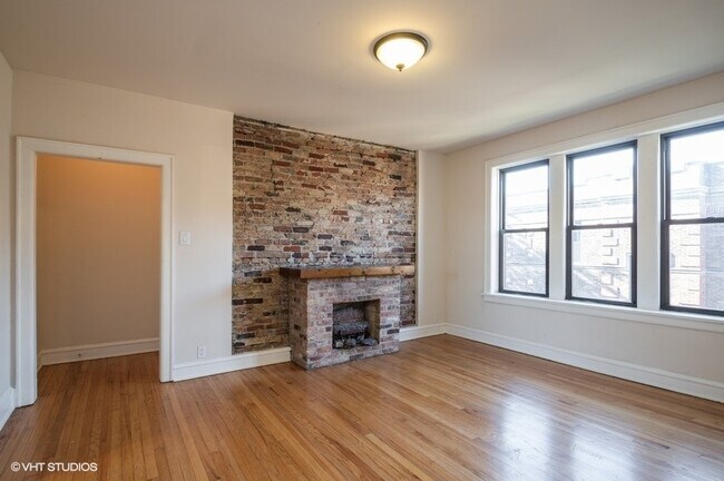 Foto del edificio - 3507 N Racine Ave