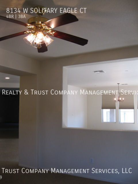 Building Photo - Nestled to the west of the Tucson mountains