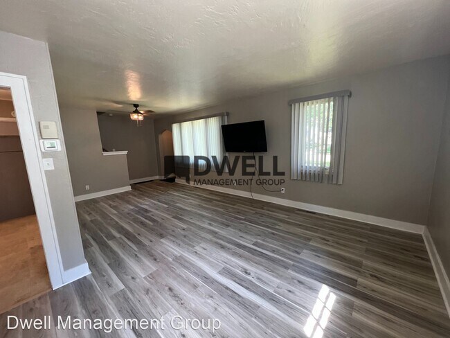 Building Photo - 4 br, 2 bath House - 1009 7th Ave NW