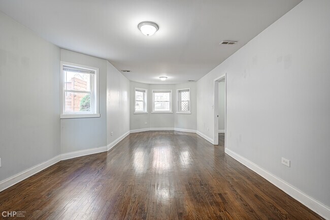 Building Photo - 4241 N Troy St