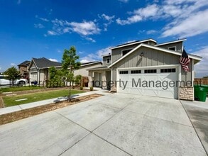 Building Photo - 3608 Oak Lake Ln