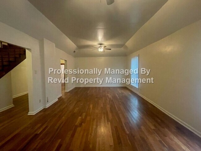 Foto del edificio - Huge Home in Cooper Young!
