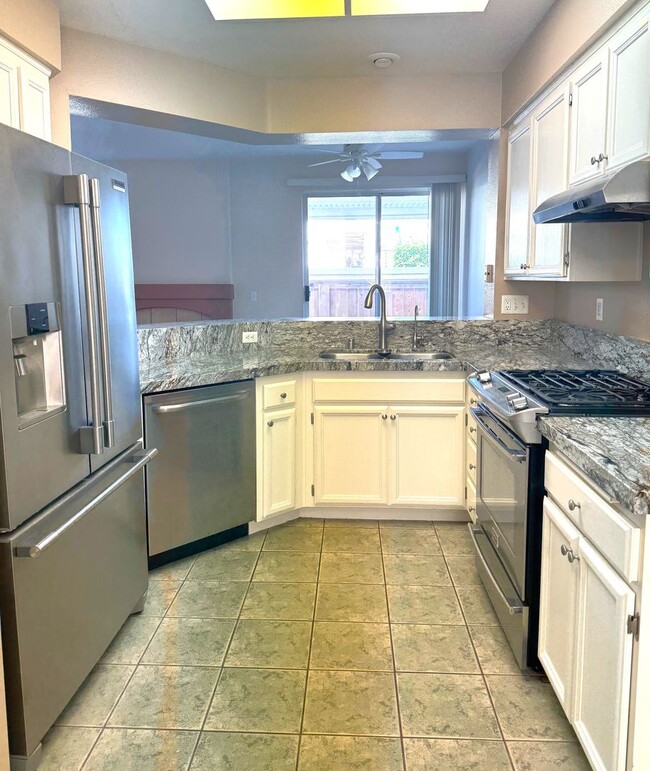 Building Photo - Beautifully Upgraded 2 Bed / 2.5 Bath Townhome in Tristan Community – Rancho San Diego