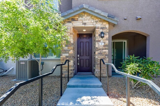Building Photo - 3 Bed Townhome At Las Vegas Blv and St. Rose Pkwy