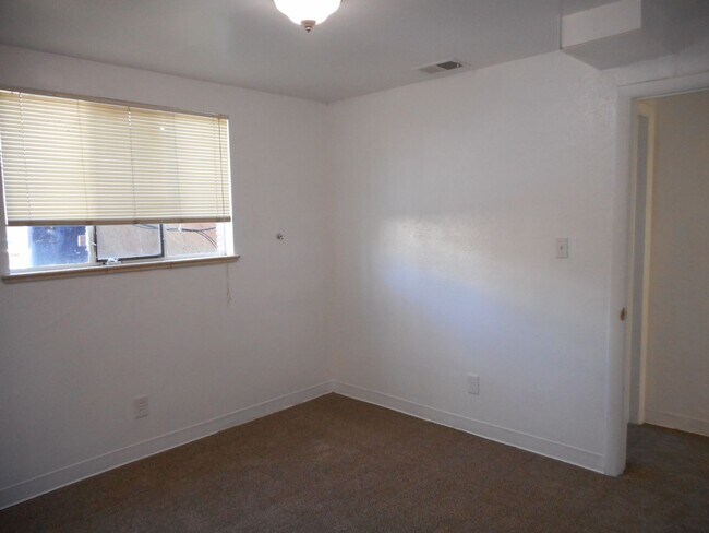 Foto del edificio - Cozy 2 Bed, 1 Bath just one block off Broadway