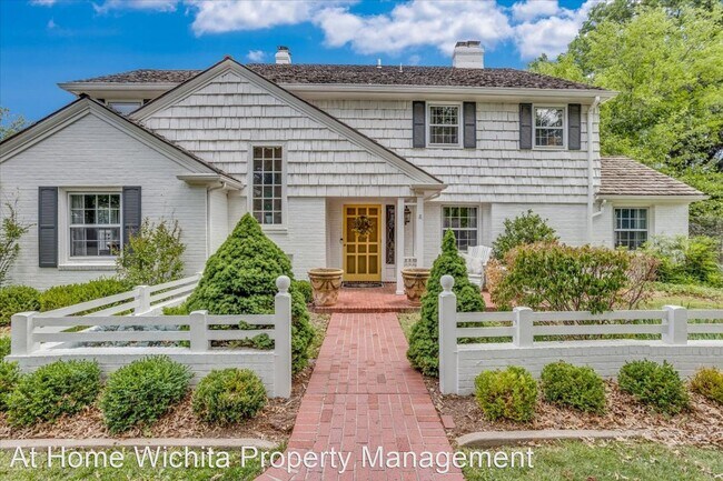 Building Photo - 4 br, 6 bath House - 6 E. English St.