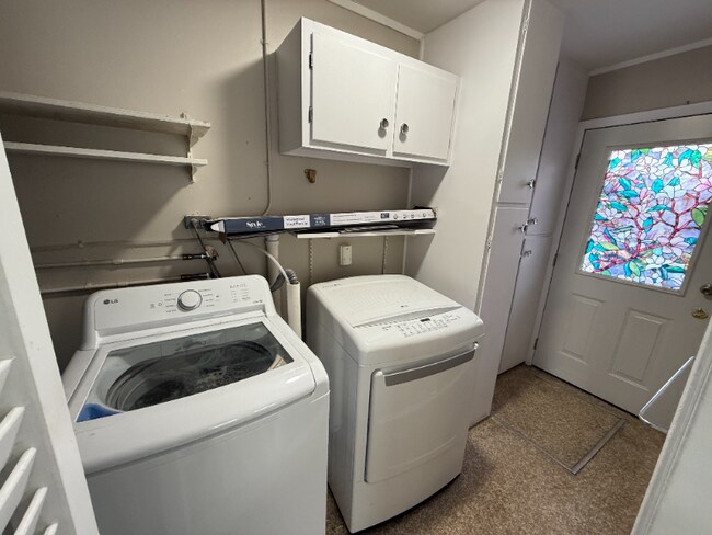 Foto del edificio - 5326 Rawlings Dr