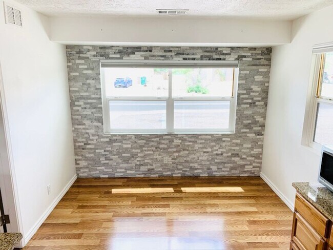Building Photo - Spacious Home Located in Rio Rancho